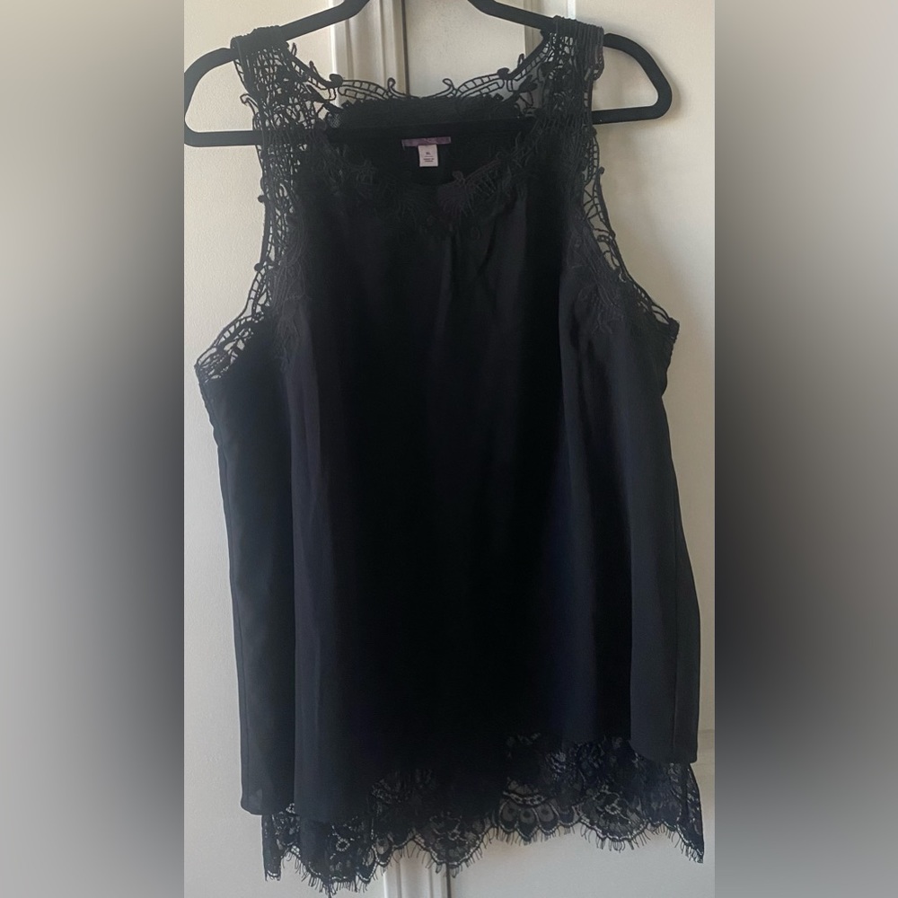 Truly Poppy lace tank blouse. Size XL worn 1 time.